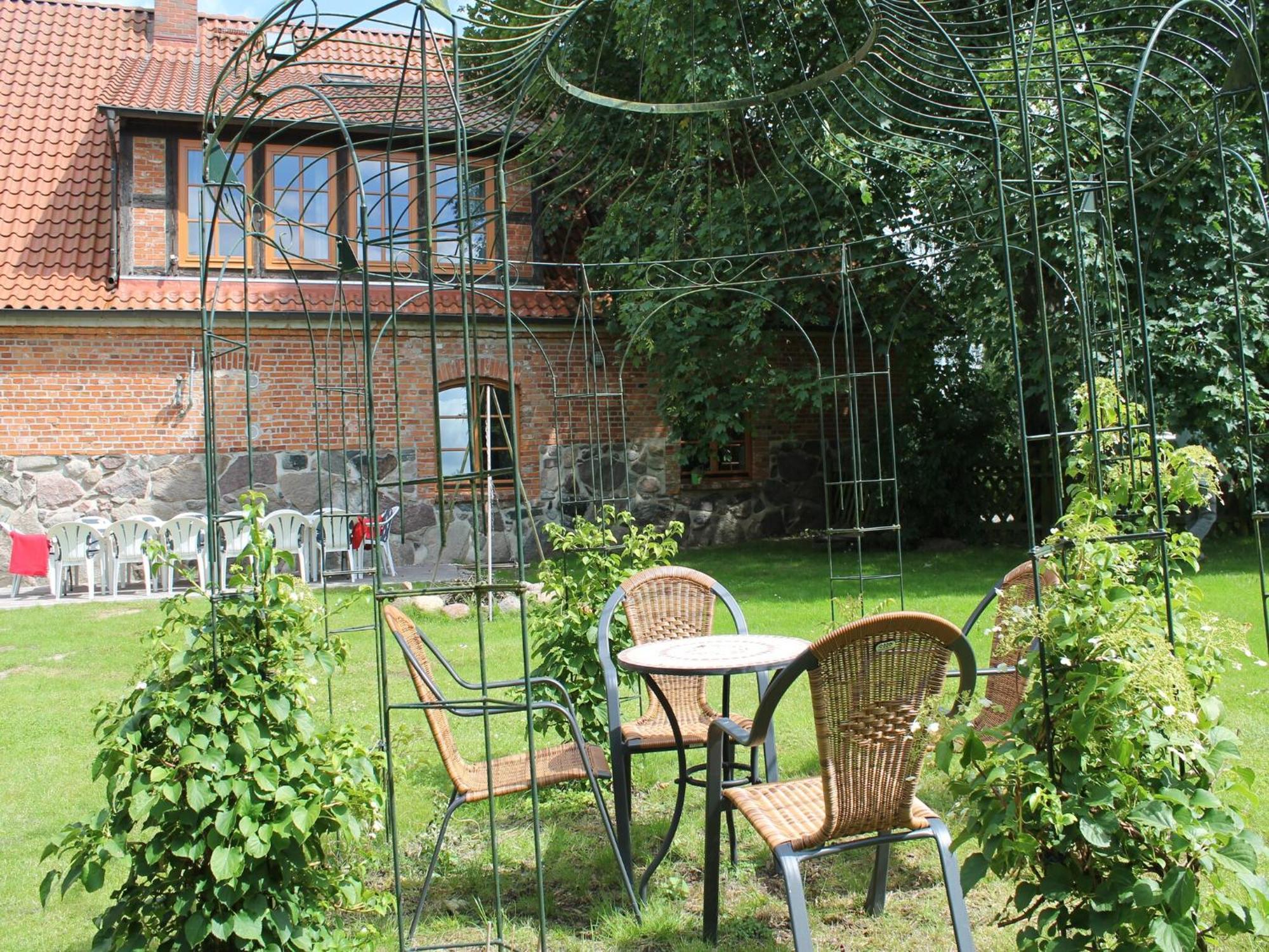 Mansion In Gressow With Terrace Garden Bbq Pond Bicycles Villa Exterior foto